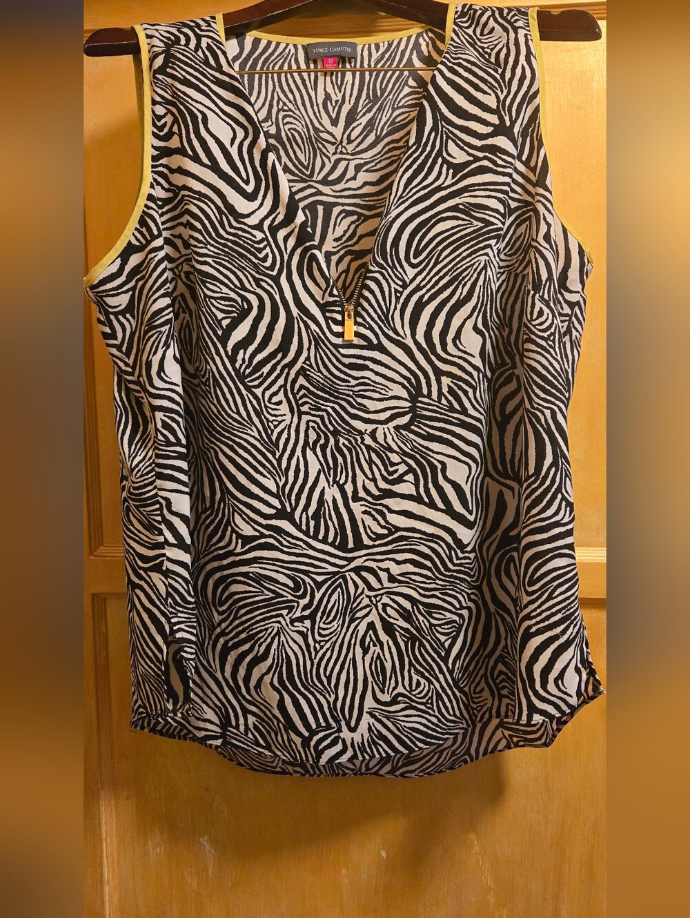 Vince Camuto Black & White Zebra-Print Sleeveless Zip-Front Top - 1 X